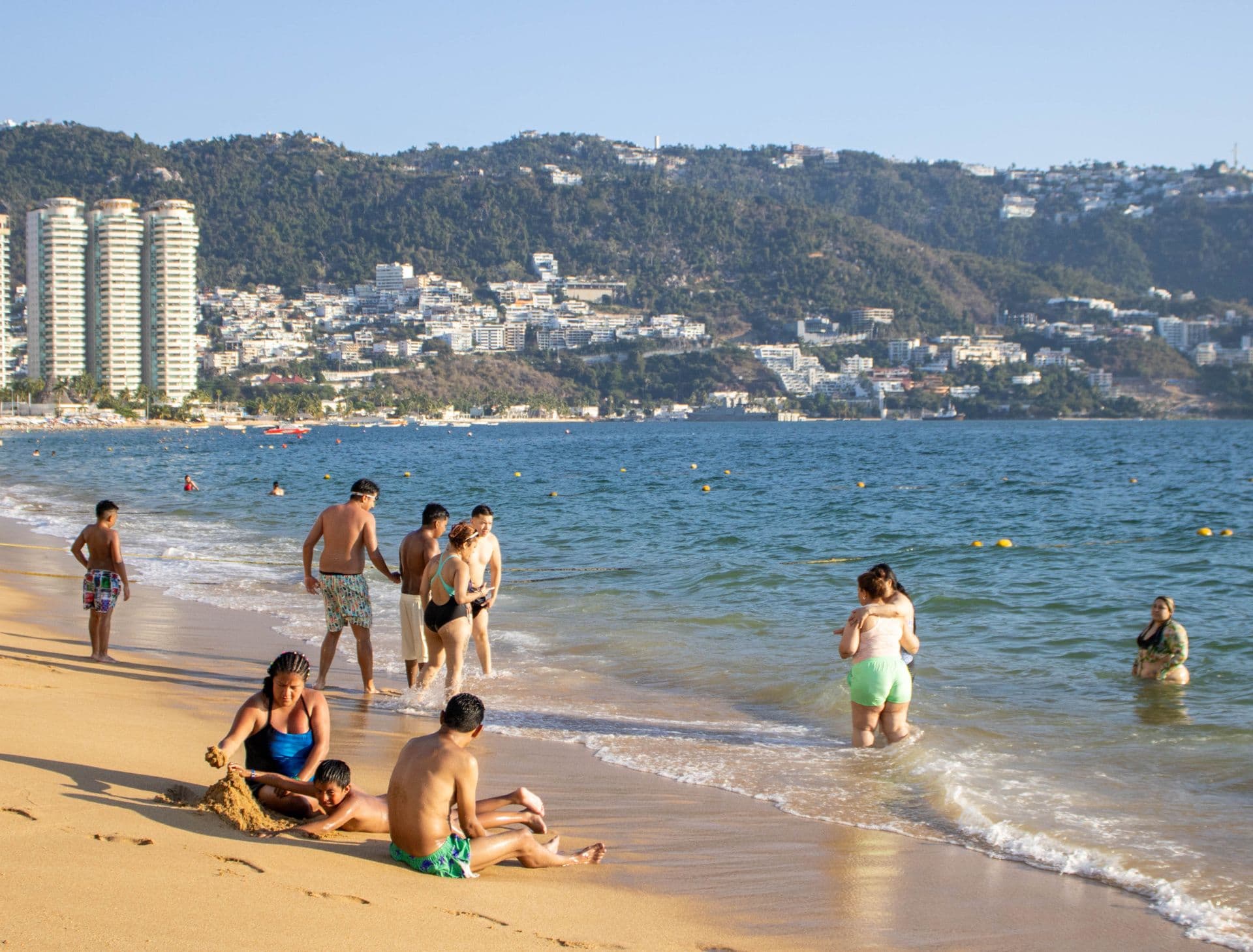 Acantilados y mar en Acapulco