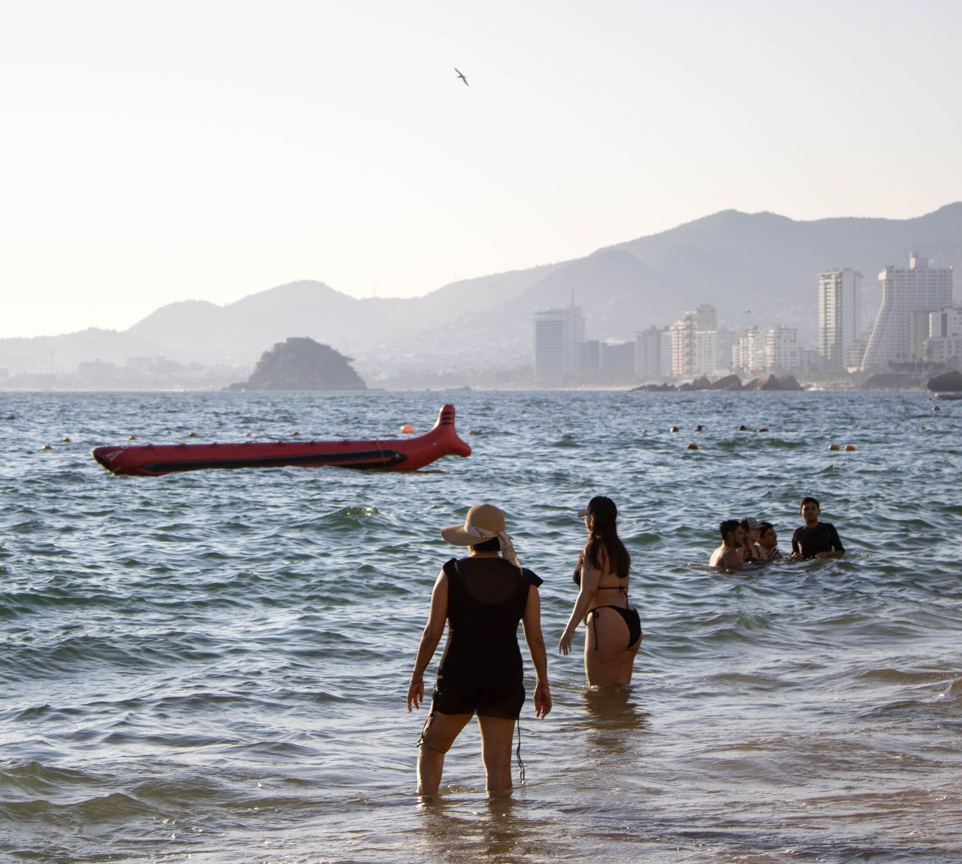 Puerto de Acapulco al amanecer