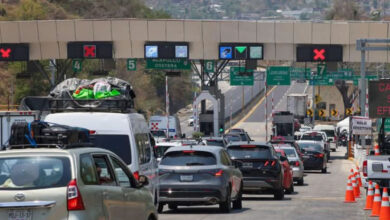 Turismo en Acapulco: vista panorámica del puerto con turistas disfrutando